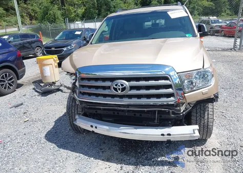 2010 Toyota Sequoia Limited 5.7L V8 z USA, uszkodzony, nr VIN 5TDJY5G15AS032692